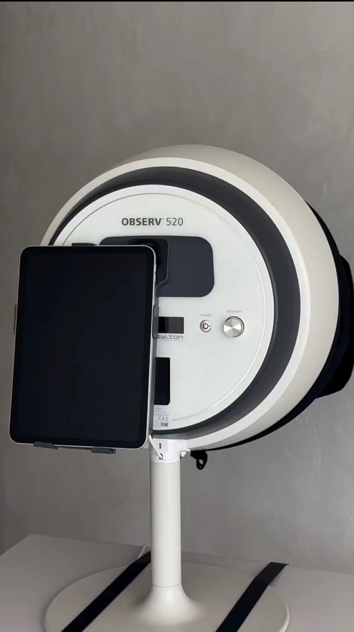 The Observ 520 skin analysis machine